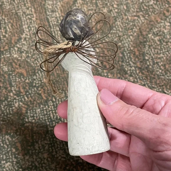 Willow Tree Angel of Light with Star - Cream and Brown - Picture 2 of 4